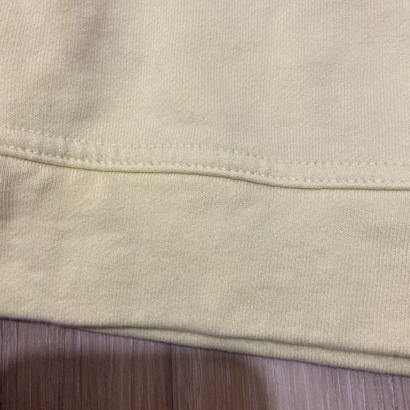 yellow universal threads crewneck - Picture 2 of 7